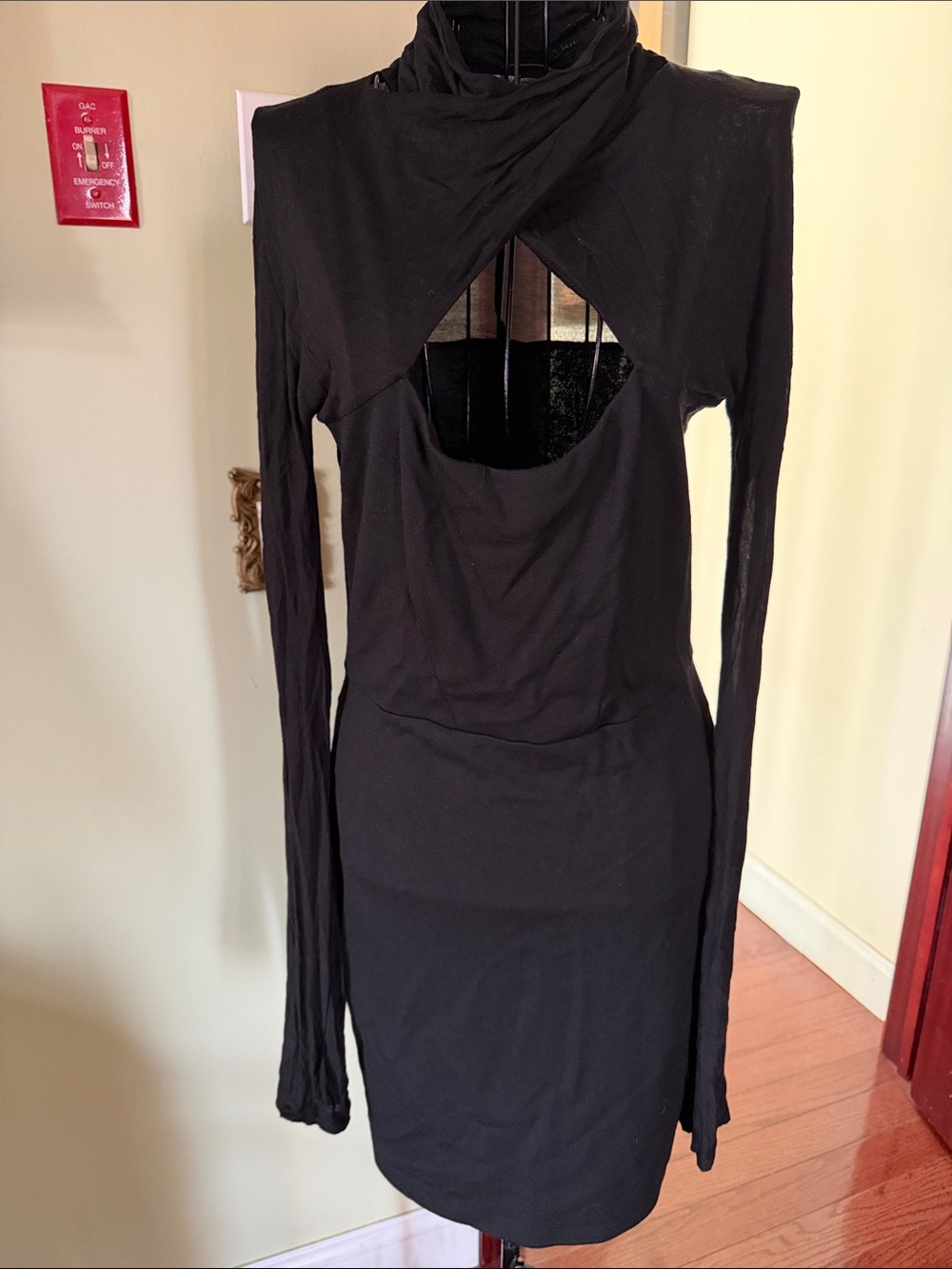 Black Cutout Long-Sleeve Bodycon Dress